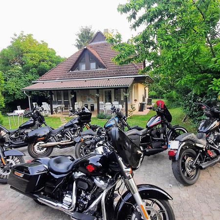 Biker Holiday Home Balatonakarattya Exterior photo